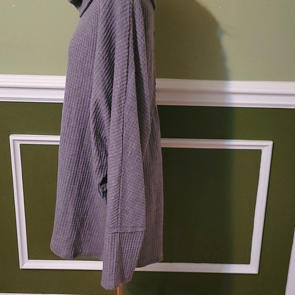 NWT! LuLaRoe Gorgeous Grey Sweater - Picture 5 of 6